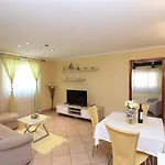 Cozy Nur 600 Meter Zum Mit Grill, Privater Terrasse, Waschmaschine شقة *