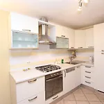 شقة Cozy Nur 600 Meter Zum Mit Grill, Privater Terrasse, Waschmaschine *