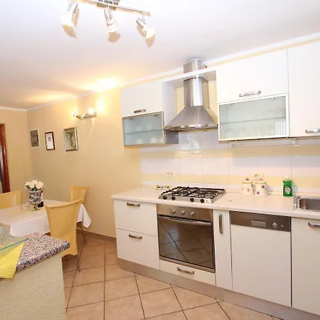 Apartament Cozy Nur 600 Meter Zum Mit Grill, Privater Terrasse, Waschmaschine Rovinj