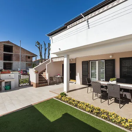 Cozy Nur 600 Meter Zum Mit Grill, Privater Terrasse, Waschmaschine * Rovinj