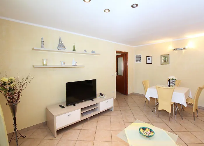 Apartamento Cozy Nur 600 Meter Zum Mit Grill, Privater Terrasse, Waschmaschine Rovinj
