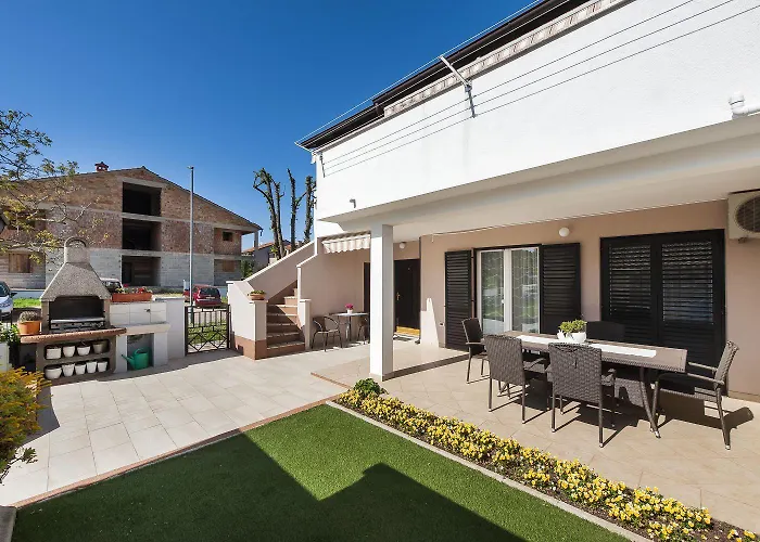 Cozy Nur 600 Meter Zum Mit Grill, Privater Terrasse, Waschmaschine * Rovinj