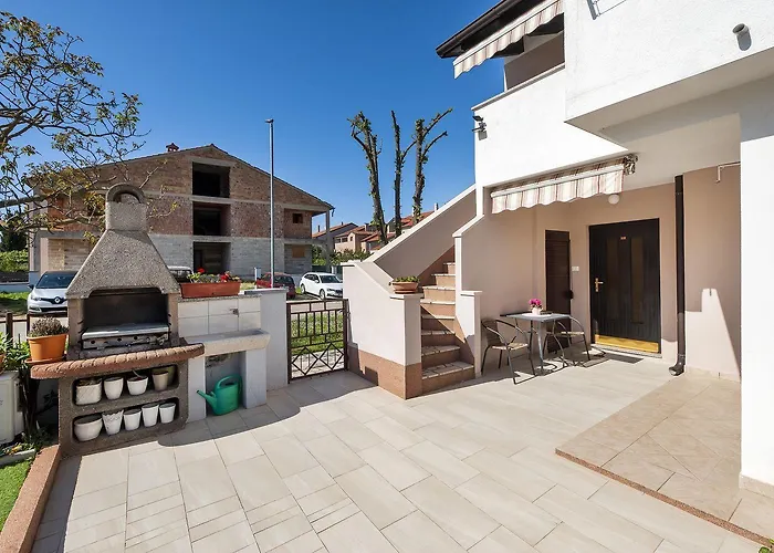 Apartamento Cozy Nur 600 Meter Zum Mit Grill, Privater Terrasse, Waschmaschine Rovinj